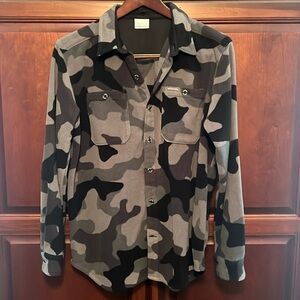 Columbia heavy fleece shirt.